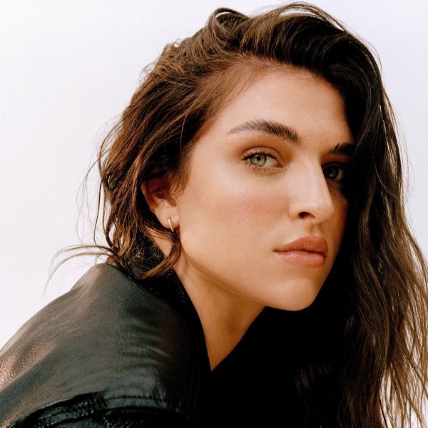 Mae Muller - Tell You That