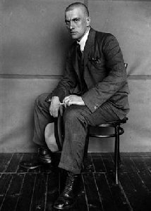 В.Маяковский. Стихи. Читает авто