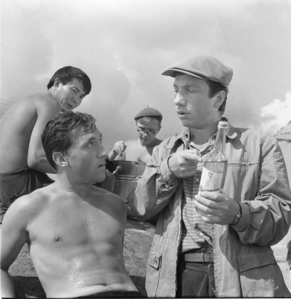 Костёр на снегу - На завтрашней улице