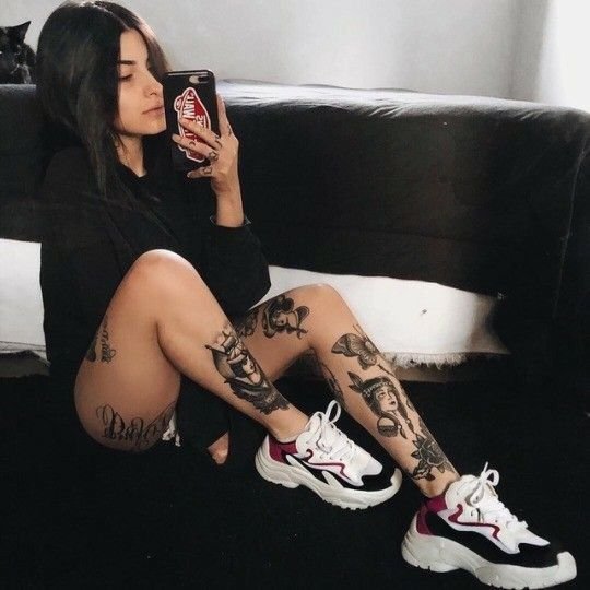 follow me @PEACHESSBABY