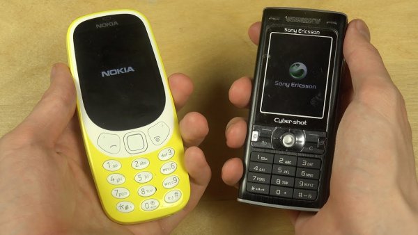 Nokia 3310 2017 vs. Sony Ericsson K800i