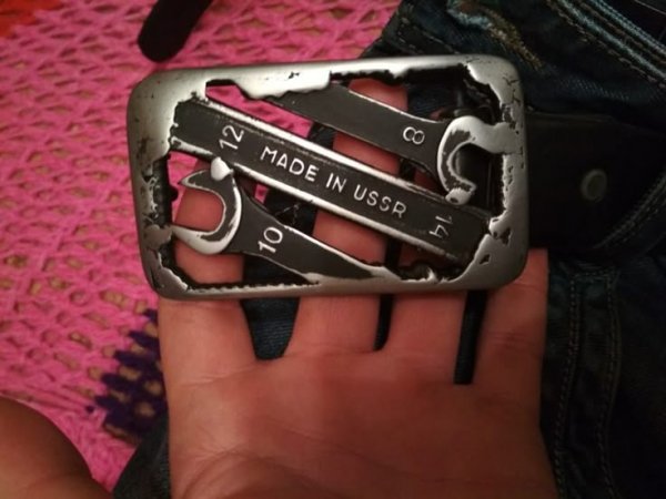 Пряжка на ремень