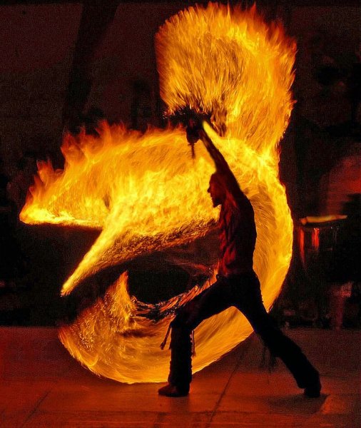 7b0a09387c3279cdc9c6af82811364fc--fire-dancer-fire-art