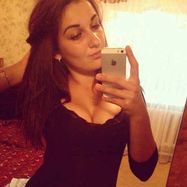 selfie-girls-202003537