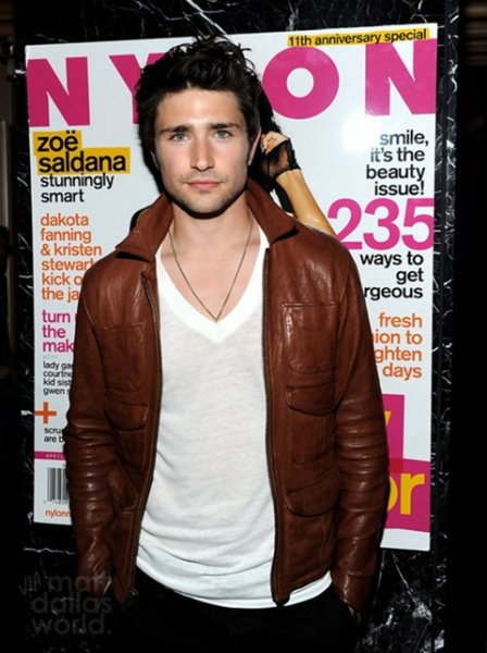 picture_365798644