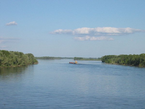 Обь. Протяженность 3650 км.