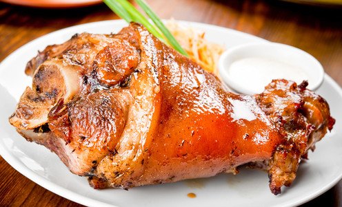 Свиная рулька маринованная в пиве