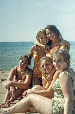 Студентки отдыхают в сентябре 1972 года