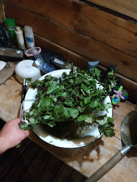 Девочки, кому попку попарить?