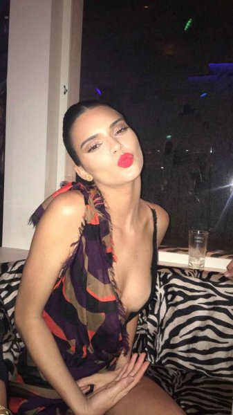 e6b34e22b2a03772b1bfab8bb2ba2