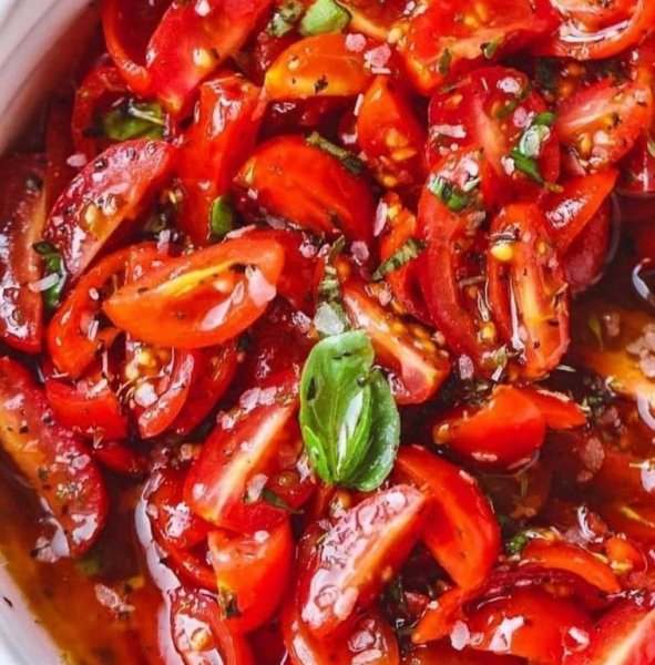 Маринованные помидоры с зеленым луком по-быстрому