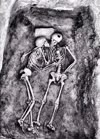 Этому поцелую более 300 лет