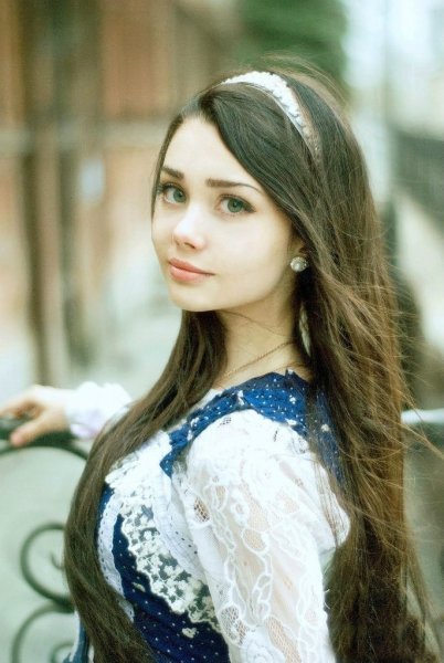 Красивая выпускница