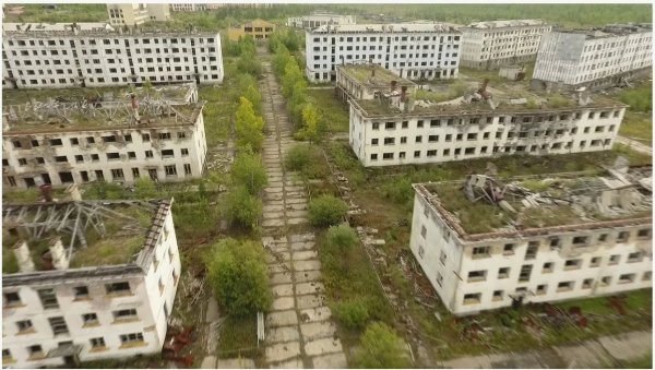 Брошенный микрорайон покинутый людьми