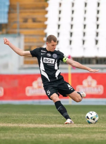 Эдуард Сарапий