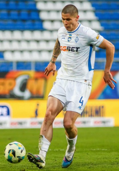 Денис Попов