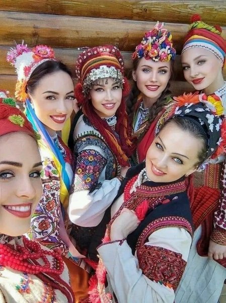 Українки у новорічні свята