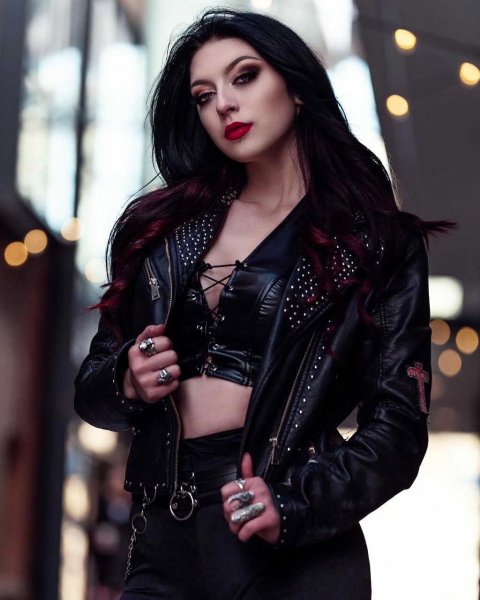 Chloe Elizabxth
