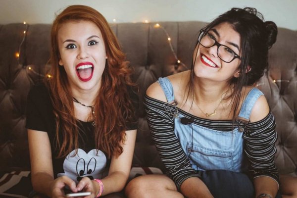 two-teenagers-1232x821