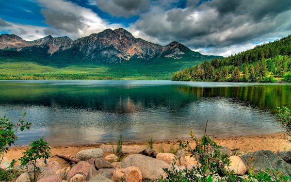 pyramid-mountain-alberta