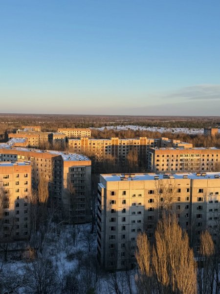 Город Припять в лучах заката, зима 2026 года