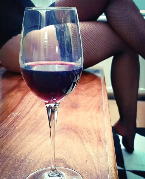 Не знаю что утром пьёте вы... а у меня вино