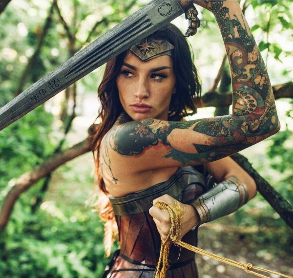 Tatu-devushka-voin-foto-3