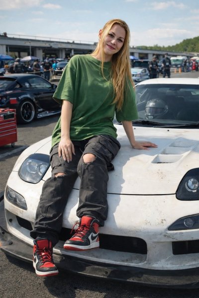 Чумазая Мазда (снизу которая )))