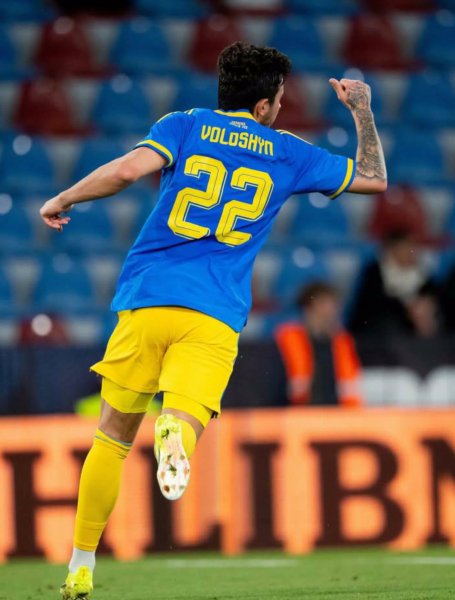 Назар Волoшин