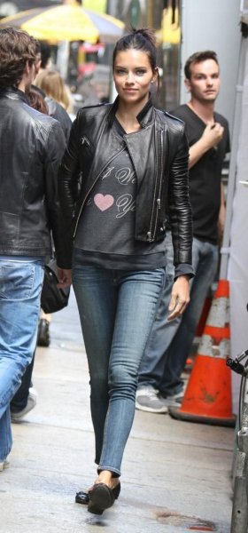 F762909158c42e0e8eb731c8c8a88e81