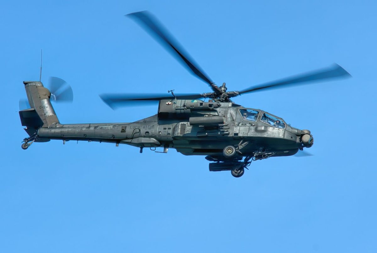 apache, helicopter, military, aviation, armament, flying, sky, soldier, battle, rotor, helicopter blade, transport, combat, maneuver, nature, attack helicopter, military force, self-defense, pitch, equipment, war machine