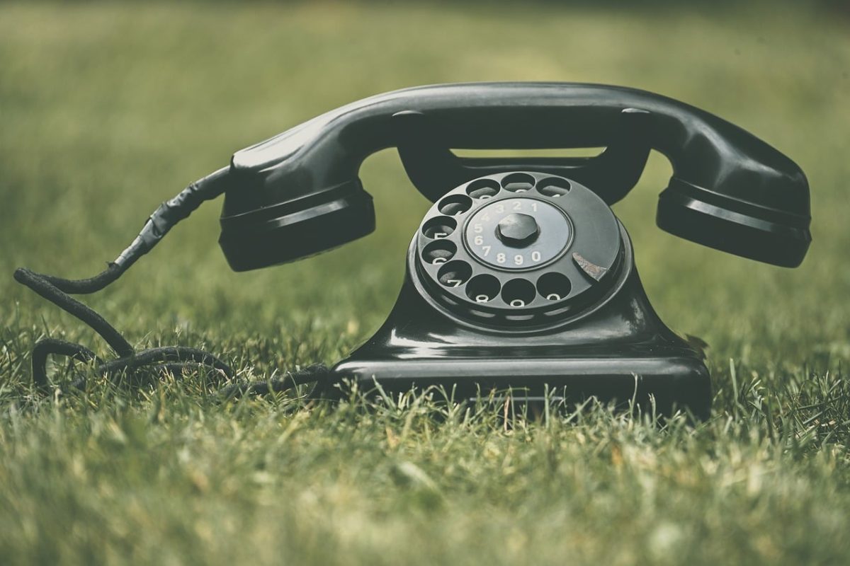 retro, telephone, rotary, vintage, grass, retro phone, analog, nostalgia, retro style, lawn, old-fashioned, historical, memory, old-world charm, outdoor, vintage telephone line, world of the past