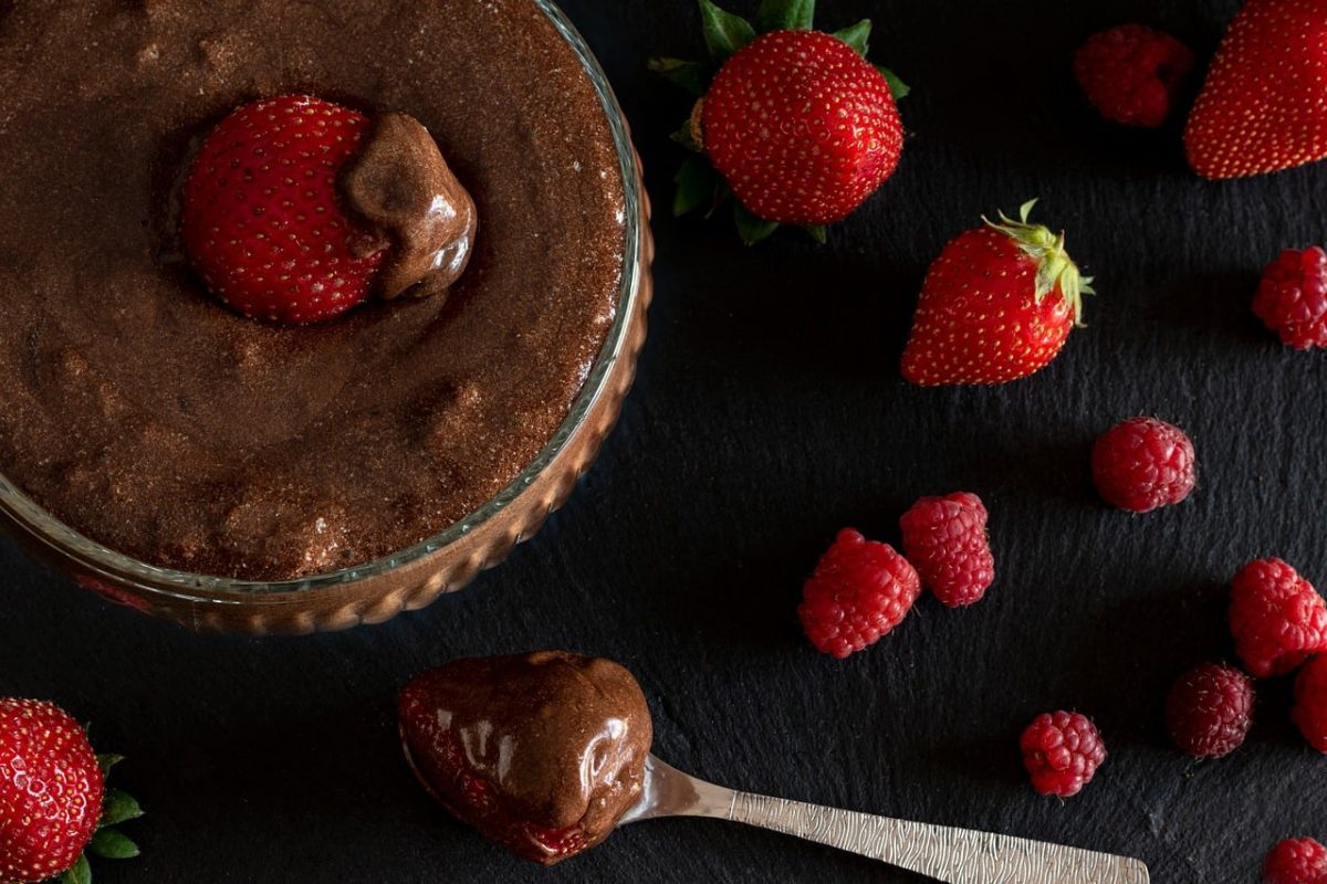 chocolate, strawberry, chocolate mousse, raspberry, dessert, fruit, creamy, spoon, dessert table, fresh, dark surface, gourmet, cake, cooking, tempting, chocolate dessert, luxurious, serving, dark chocolate