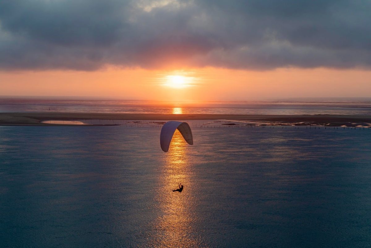 sunset, nature, sea, clouds, paragliding, reflection, atmosphere, red, twilight, ocean, landscape, pilot, flying, light, shadow, romantic, calm, space, beautiful, golden, western sky, soothing