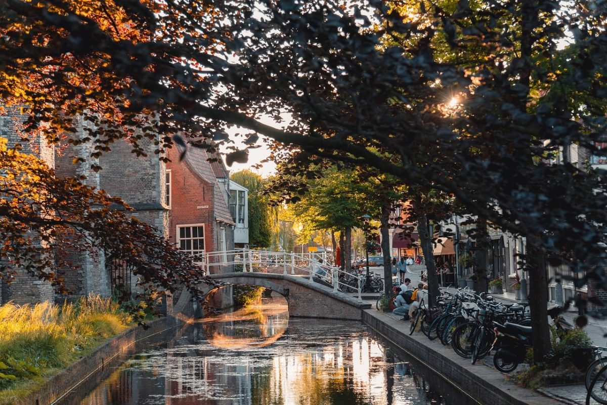 canal, bridge, delft, netherlands, old, architecture, classic, silhouette, nature, trees, sunset, red bricks, historic, cityscape, reflection, romantic atmosphere, tourism, silence, dripping water, summer, charm, historic building