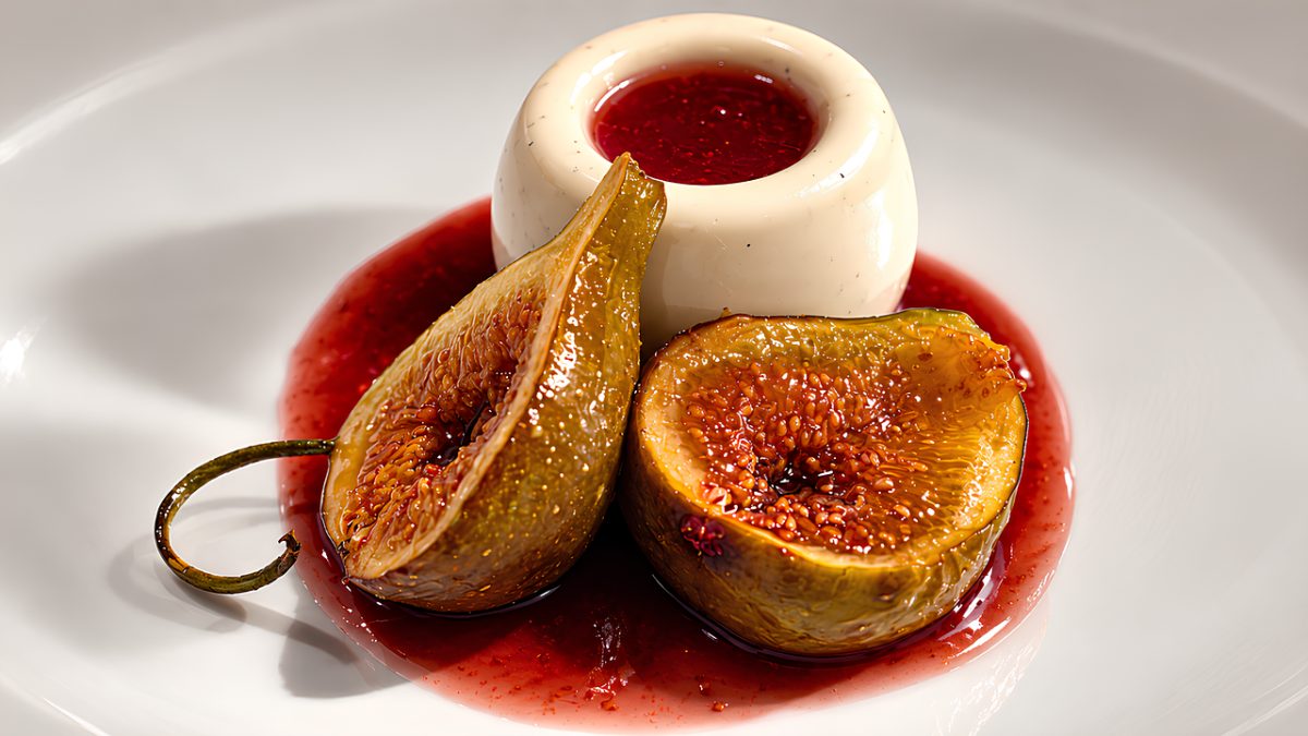 dessert, fig, vanilla, sauce, red, plate, fruit, sweet, gastronomy, restaurant, fresh, dessert plate, tasty, pastry, pudding, gourmet, delicious, flavorful, chocolate, cooking