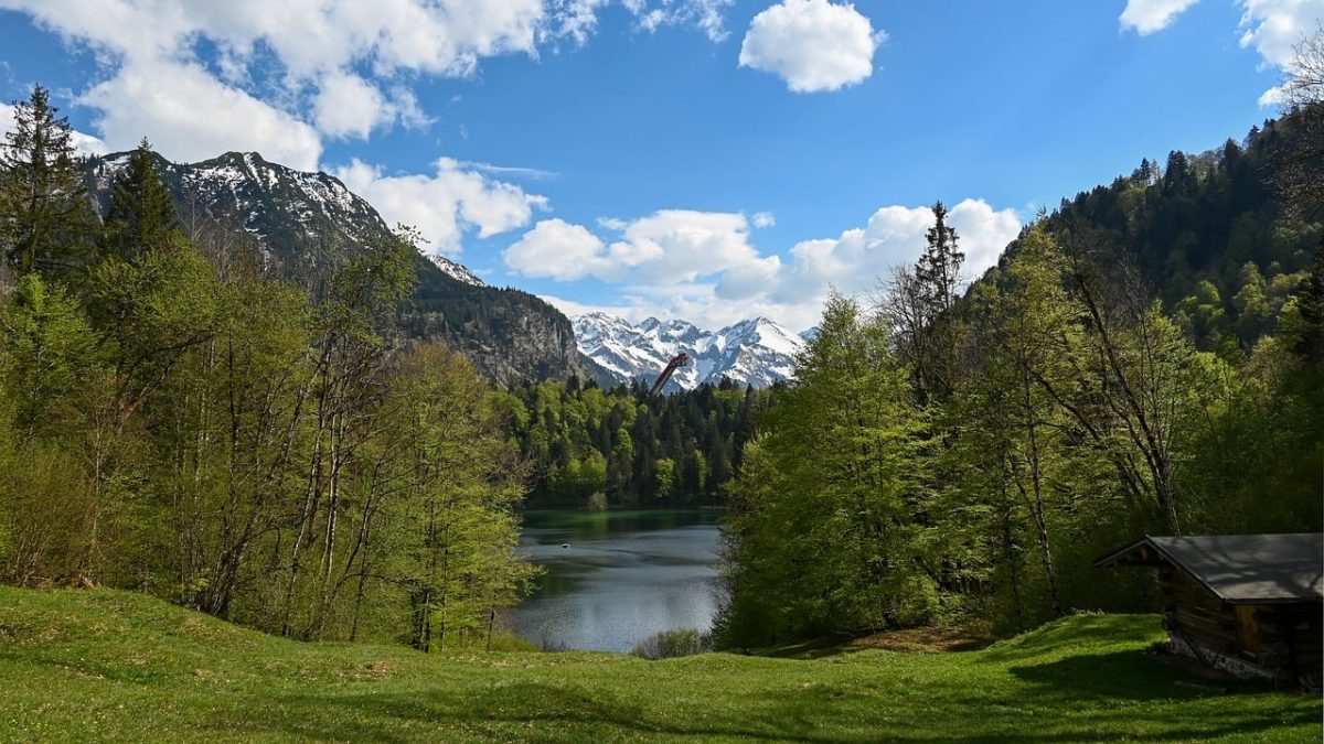 freibergsee, oberstdorf, spring, mountains, lake, nature, mountain panorama, mountain meadow, mountain cabin, green, mountain tourism, alps, hiking, clear sky, shadow, sun, cabin, clouds, forest, tourist destination