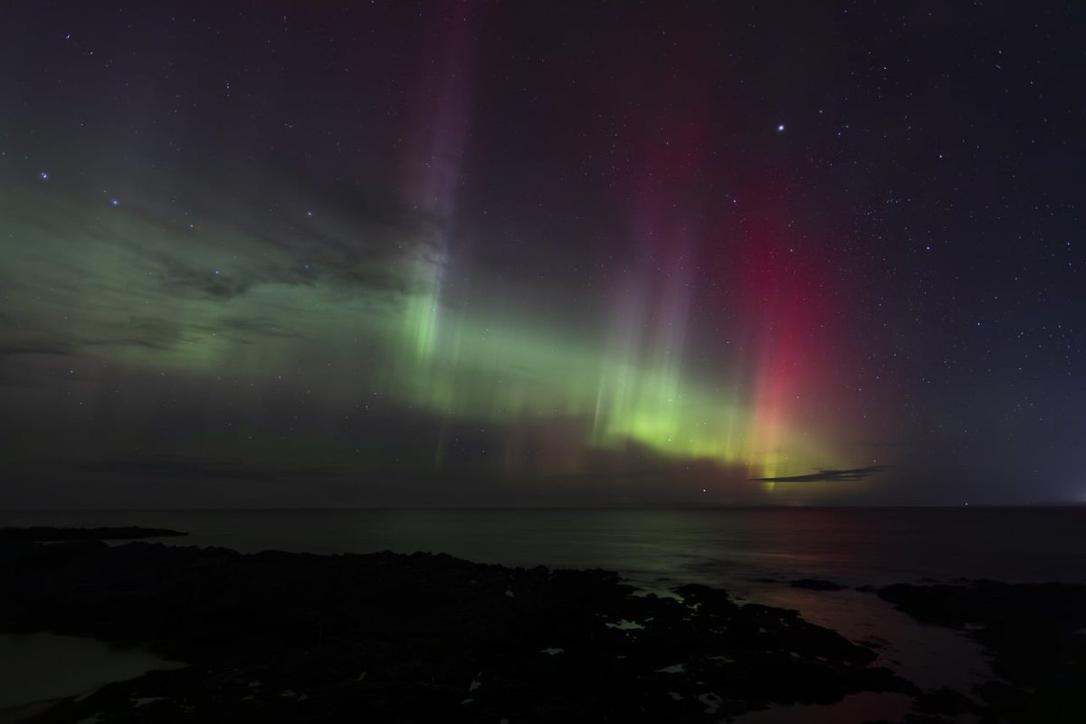 northern lights, night, sea, stars, night sky, universe, astronomy, sky, nature, black, grey, dark, norway, scandinavia, silence, lime green, red, meditative, emotional, capture, illumination