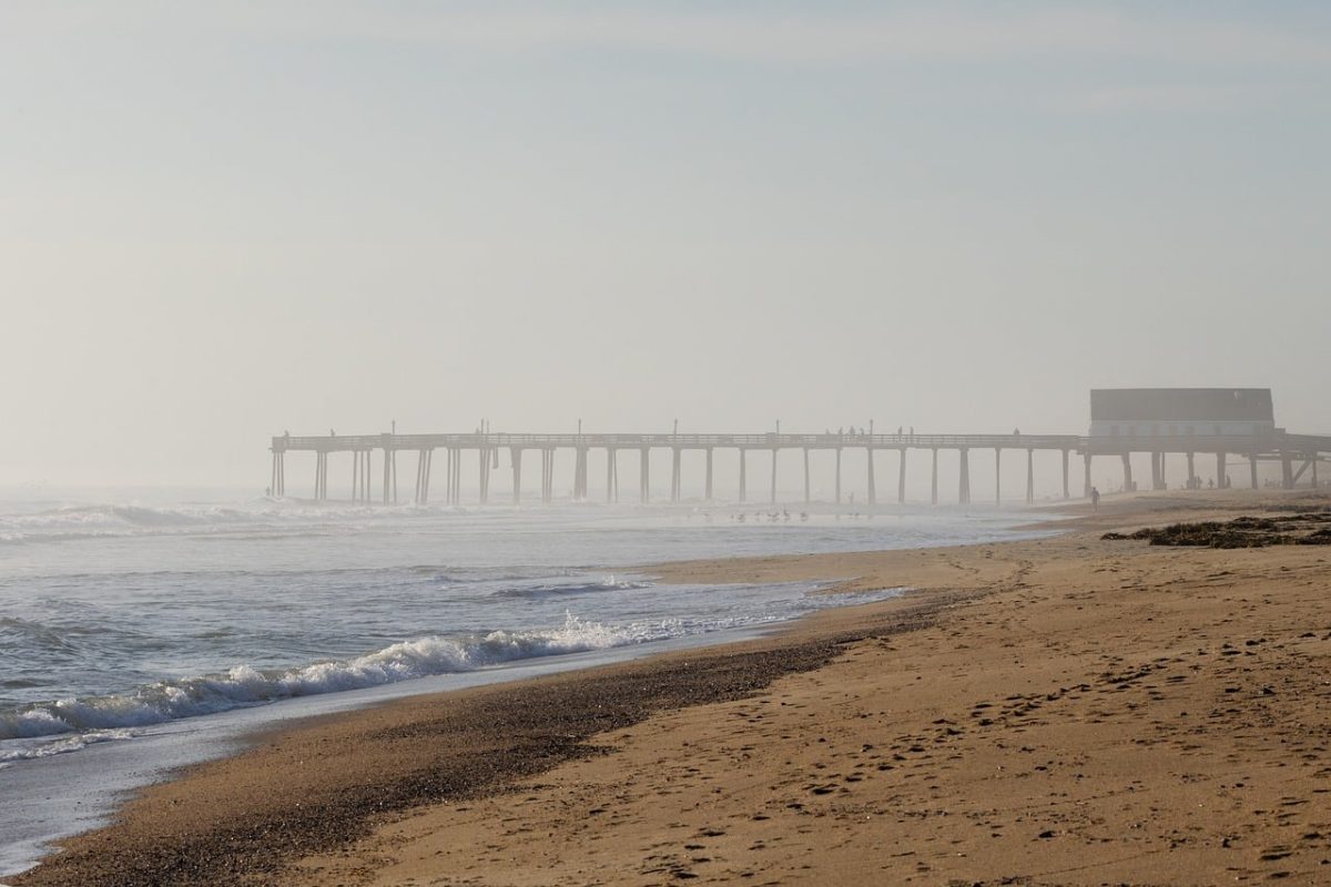 beach, pier, mist, morning, ocean, waves, sand, coastline, summer, calm, panorama, atmosphere, cleansing, nature, haze, landmark, footprint, tide, measure, balance