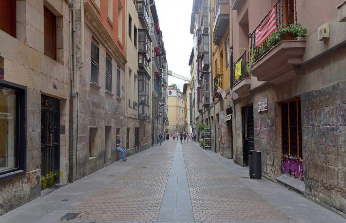 cityscape, street, urban, buildings, old, architecture, people, balcony, pavement