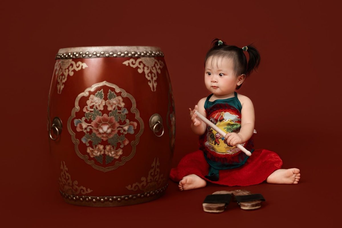 child, drum, traditional clothing, flower wallpaper, musical instrument, asian art, beautiful flowers, red color, drumming, cultural festival, flower background, asian culture, child's play, cuteness, toddler, nature, flowers, drum solo, children's clothing, cute, flute, playing, kid's drum, season