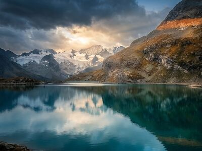 mountains, lake, reflection, clouds, sky, sunset, alps, nature, hiking, calm, relaxation, water surface, landscape reflection, calm water, mountaineering, travel, panorama, fresh air, escape to nature, travel photography
