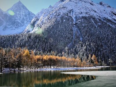 mountains, lake, snow, autumn, coniferous trees, deciduous trees, wood, reflections, natural landscape, valley, winter landscape, gravel banks, nature, calm water, silence, zones, national park, panorama, light, hiking