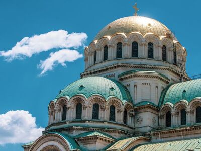 architecture, cathedral, alexander nevsky, bulgaria, orthodox, sofia, golden dome, orthodox church, european architecture, religion, historical, christianity, tourism, religious buildings, tourist attraction, notable building, vault, important landmark