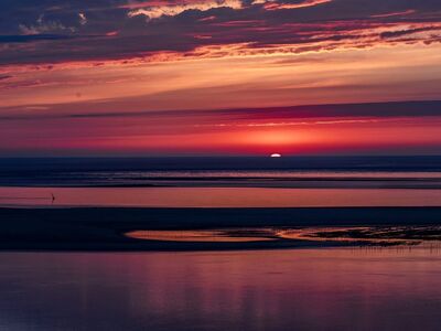 sunset, sea, sky, clouds, paragliding, shadow, red, reflection, twilight, calm, evening, nature, water, scene, light, band, glow, pastel