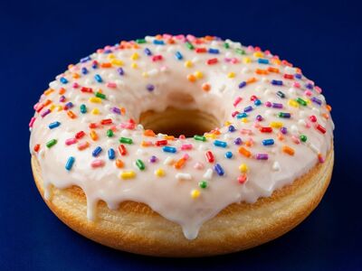 donut, glaze, sprinkles, dessert, pastry, bakery, breakfast, circular, sugar, fried, snack, delicious, ring, treat, shiny, delicacy, baked, confection, hole, coating
