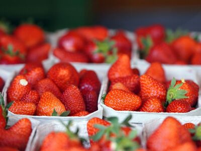 strawberries, fruit, nature, fresh, healthy, red, basket, summer, market, sale, organic, farmer, natural, dessert, season, vitamins, nutritious, popular, sweet, fresh strawberries