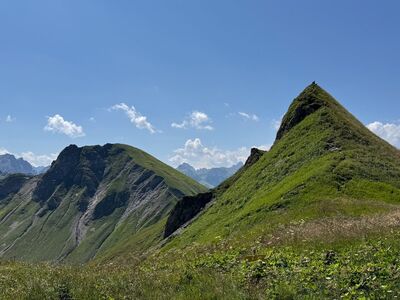 mountains, sky, clouds, green, summer, nature, view, hiking, grass, summit, excursion, trail, summer vacation, light, pointed, panorama, sunny, highland, peaceful