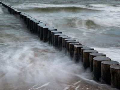 sea, water, waves, piling, wood, erosion, coast, ocean, storm, wave roar, nature, atmospheric, wet, beach, tide, line, calm, horizon, space, turn