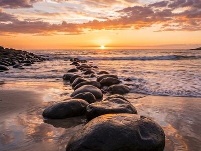 sunset, beach, clouds, stones, sea, sand, reflections, last light, nature, silence, tranquility, influx, warm colors, relaxed, picturesque, view, aesthetic, tide, summer evening